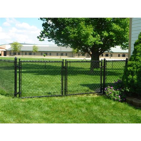 Made from galvanized steel, this top rail connects to terminal posts with rail ends and brace bands. . Chain link fence gate lowes
